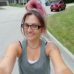 Meet your Posher, Dana